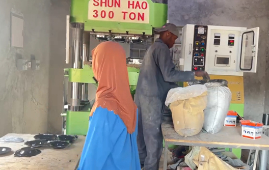 Shunhao Melamine │Can One Melamine Press Machine Start a Tableware Factory?